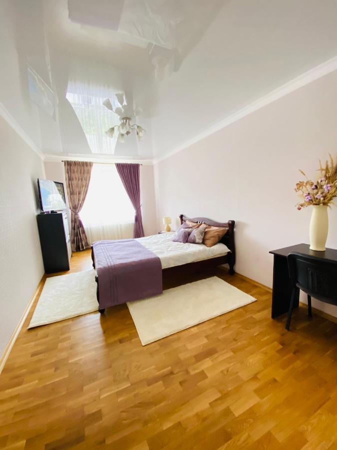 Центр. Поруч Парк Та Став Apartment Тернопил Екстериор снимка